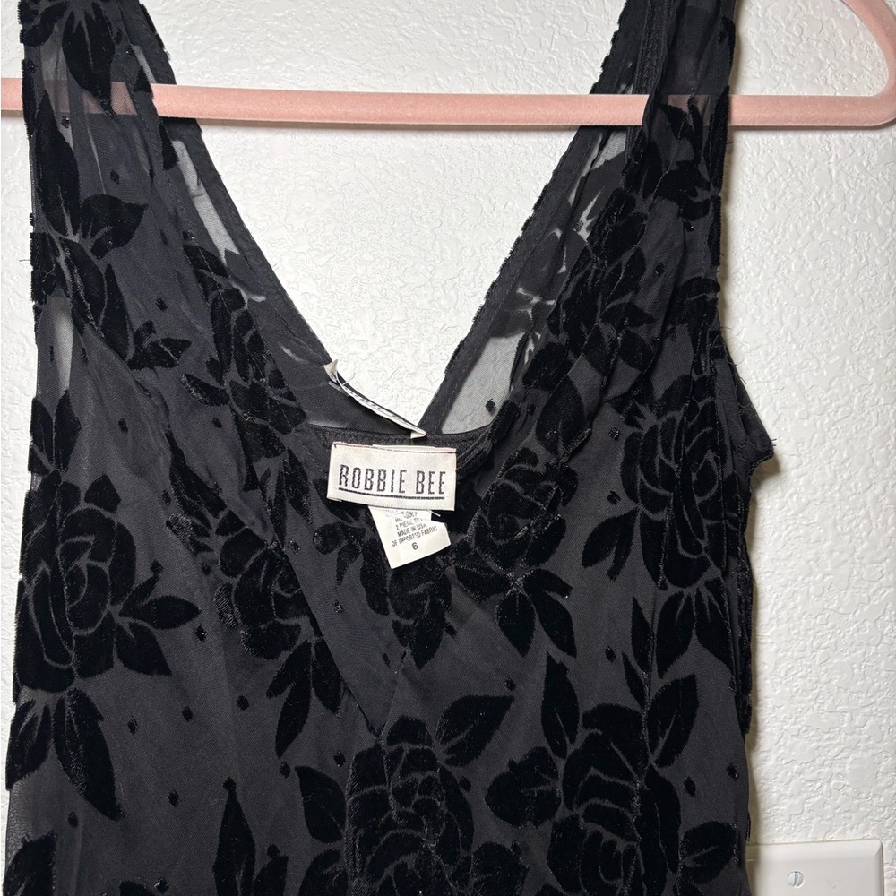 Robbie Bee Black Velvet Floral V-Neck Dress - Picture 4 of 6